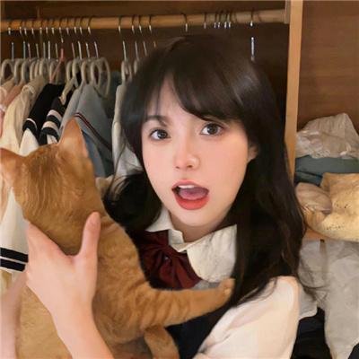 龙纹身的女孩